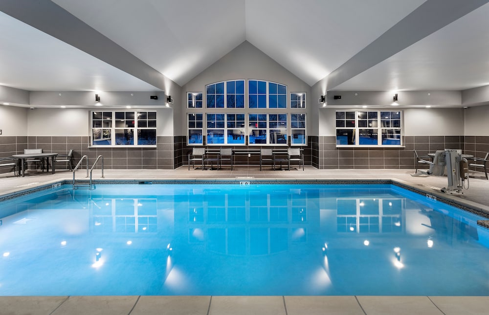 Residence Inn Milwaukee Brookfield 18/50
