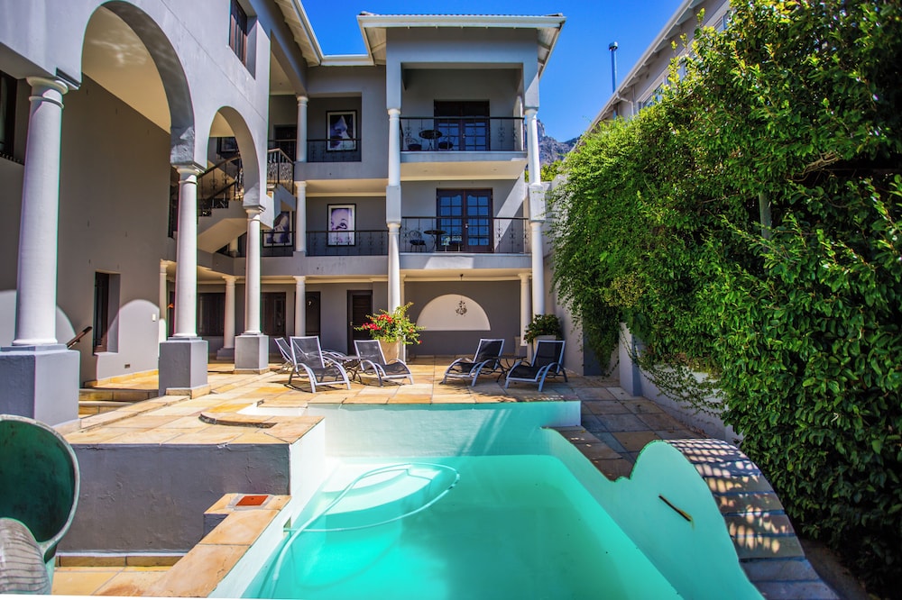 Cape Riviera Guesthouse 47/50