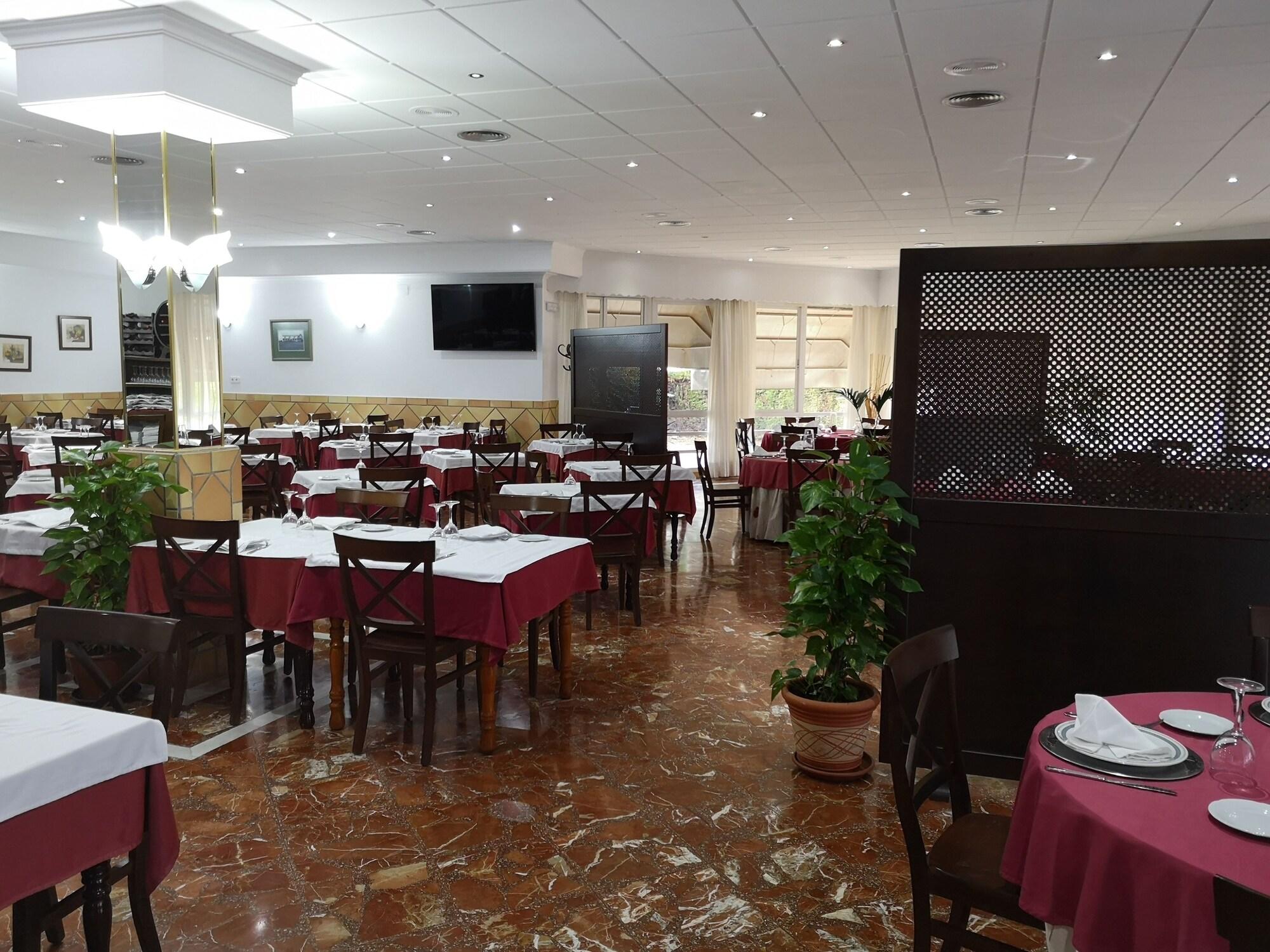 Hotel Santa Ana 13/16