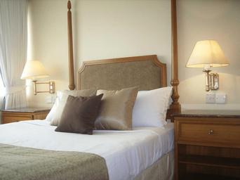 4 Bedrooms, Suite, Apartment