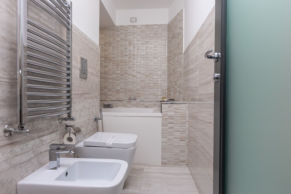 Room, Quadruple, Twin Beds, Bathtub, Hotel Castellino Roma 6/8