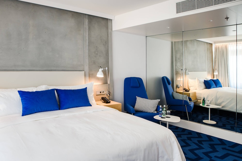 RENAISSANCE WARSAW AIRPORT HOTEL 9/62