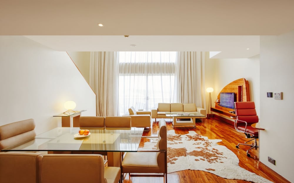 Airways Hotel 51/76