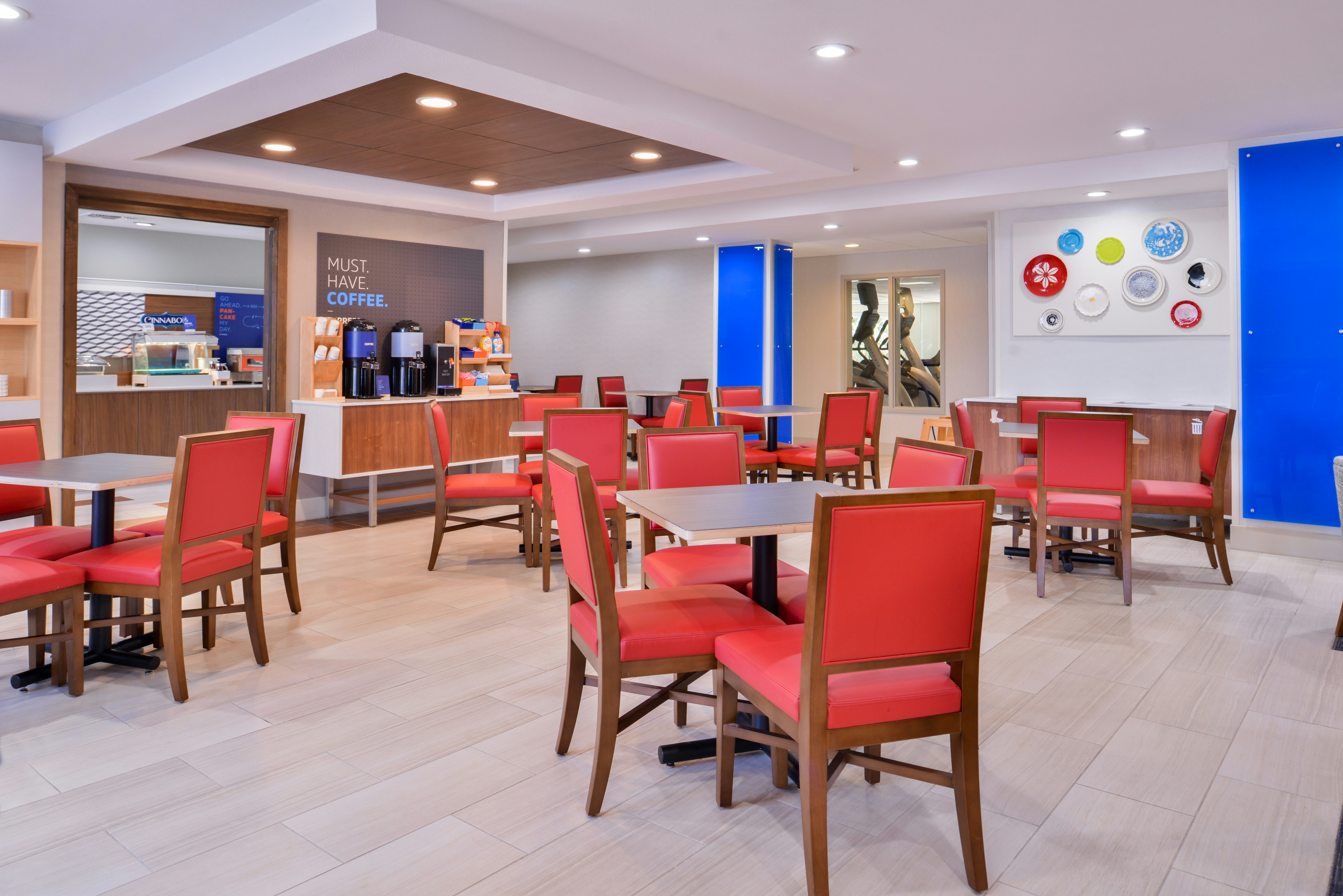 Holiday Inn Express Hotel & Suites Selma 21/36