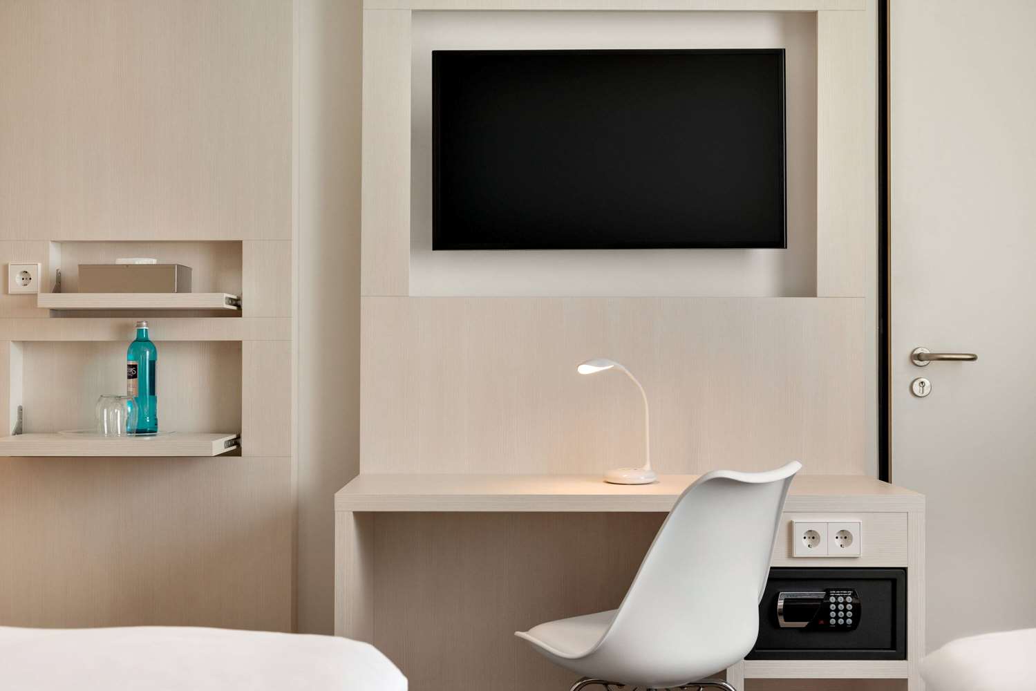 Super 8 By Wyndham Mainz Zollhafen 15/24