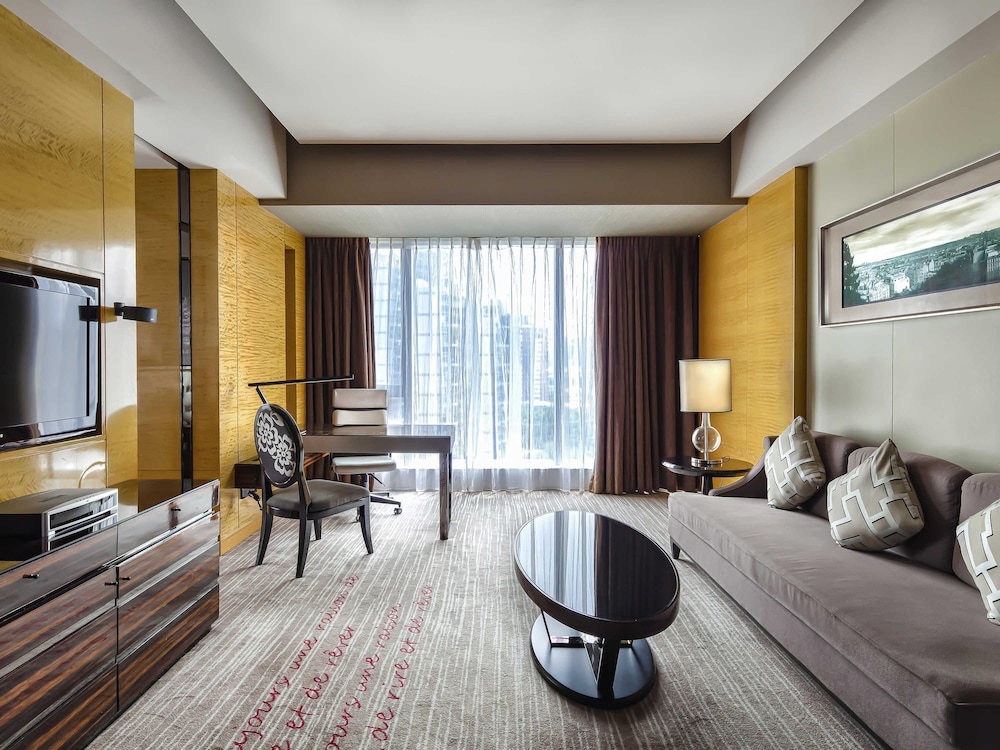 JUNIOR SUITE, KING BED