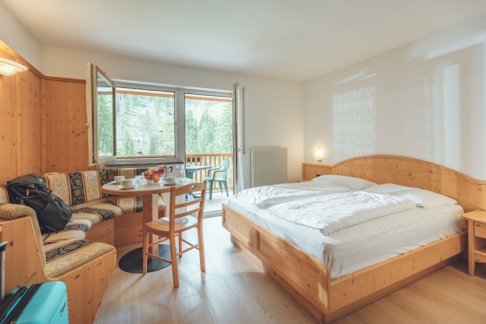 Family, Studio, Double and Bunk Bed, Mountain View, Balcony, Garnì Aparthotel Princess 5/10