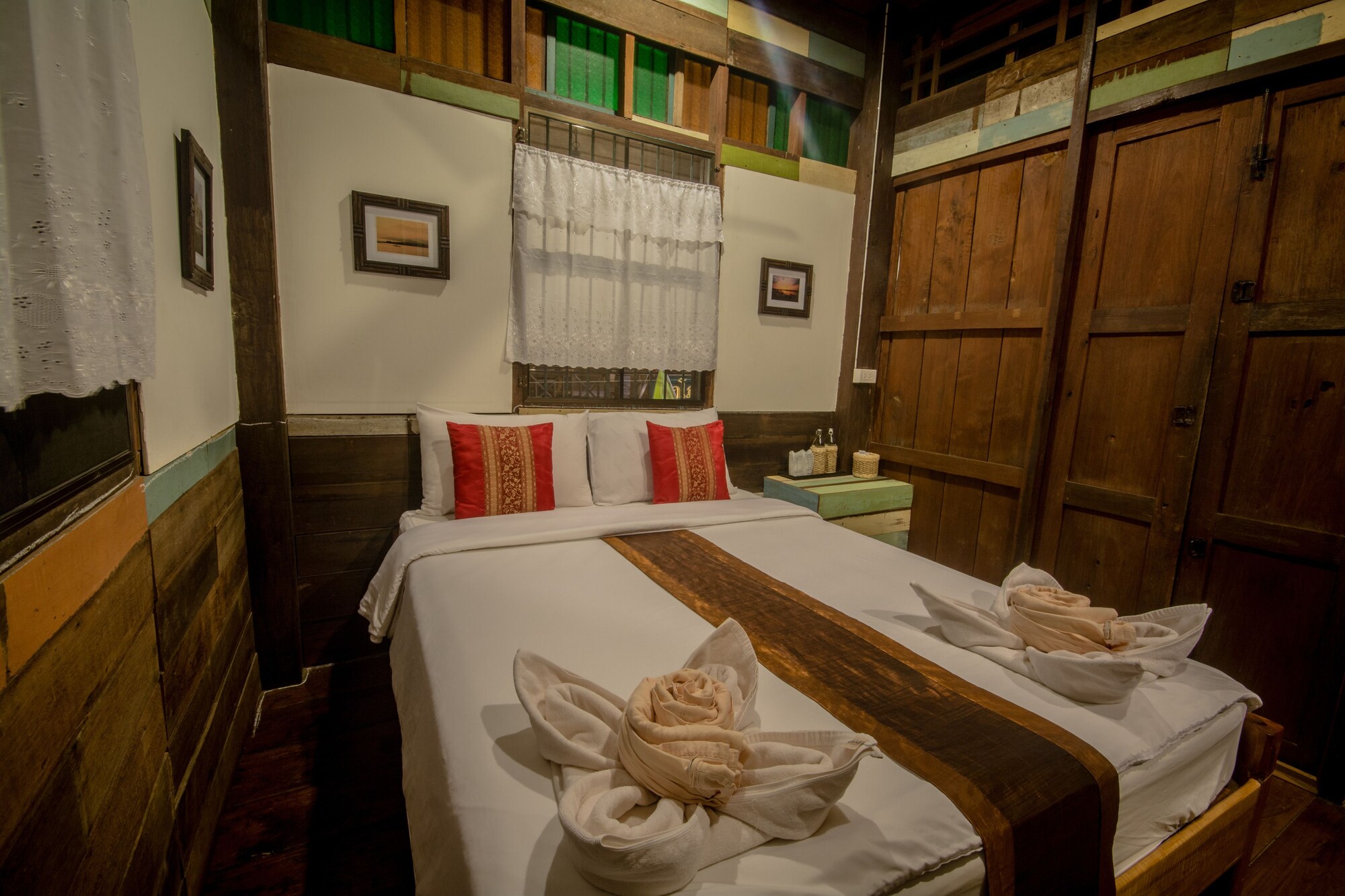 SUPERIOR, DOUBLE BED, PRIVATE BATHROOM
