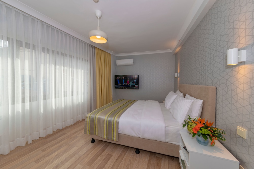 Feri Suites 15/50