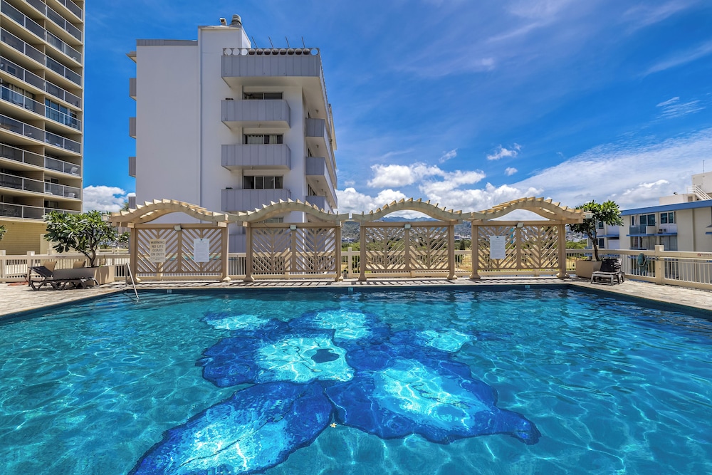 Skyline Island Colony Hotel 2/49