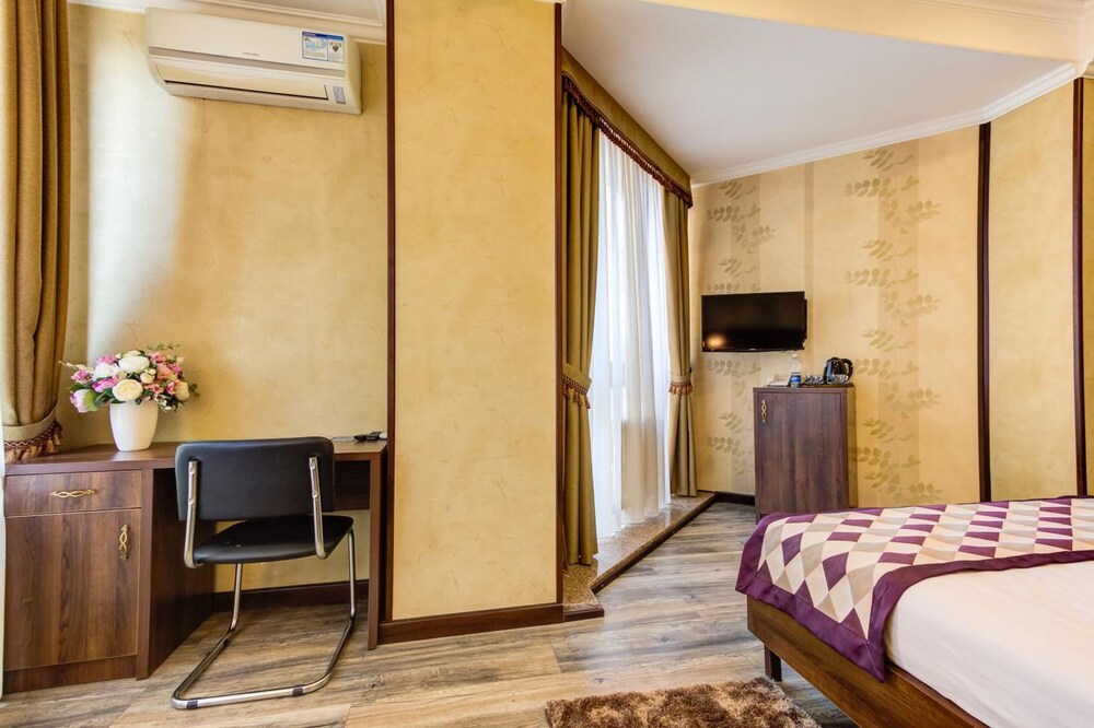 Bishkek Centrum Hotel 20/66
