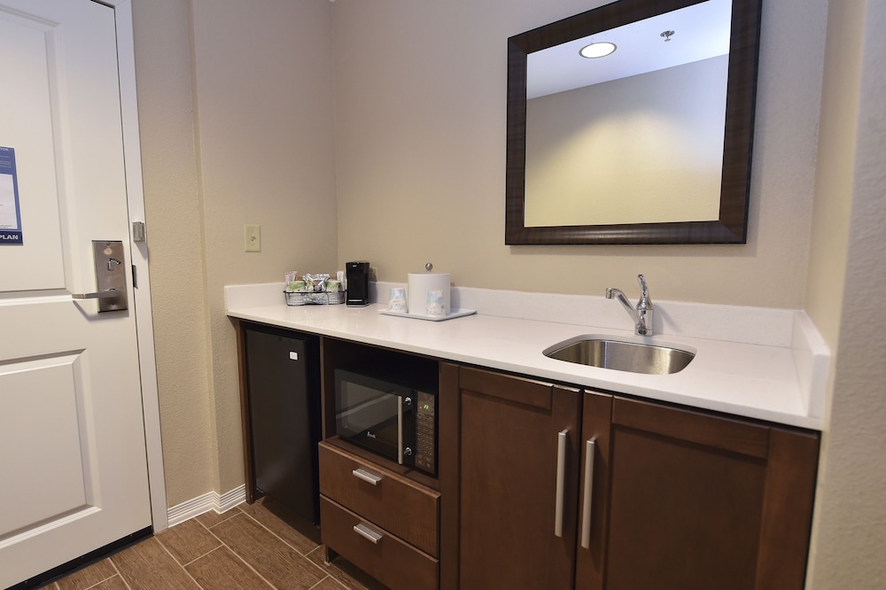 Hampton Inn & Suites Alexandria LA 42/47