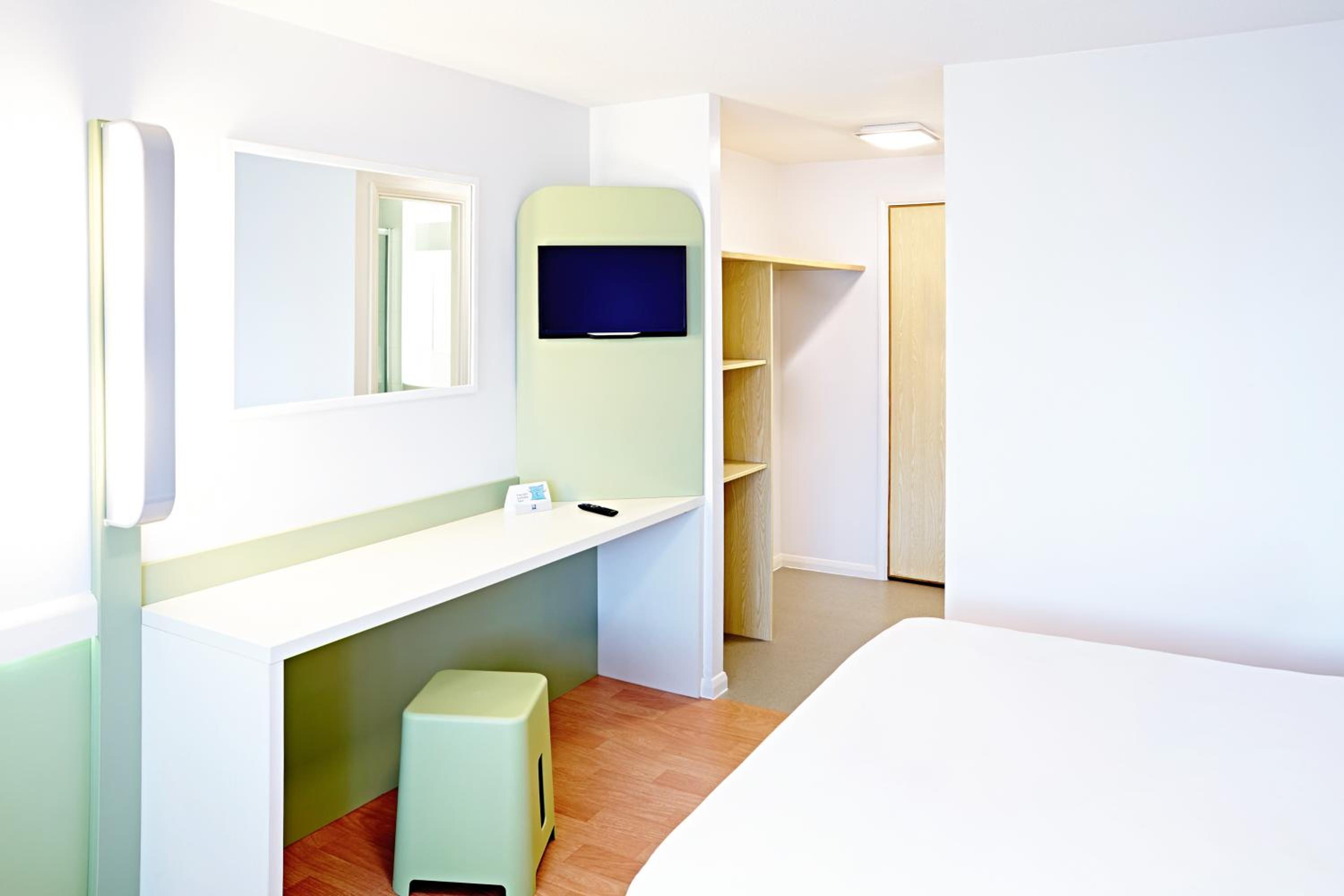 Ibis budget Warrington Lymm Services 15/33