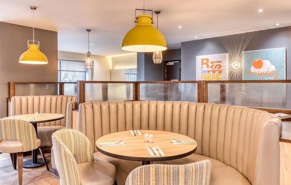 Premier Inn Abingdon 34/47