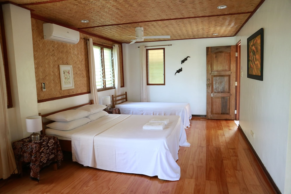 Golden Monkey Cottages 34/75