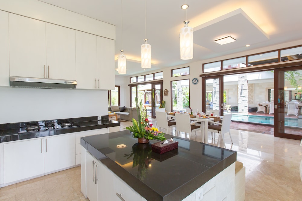 Villa Club Corner Residence by Nagisa Bali 21/34