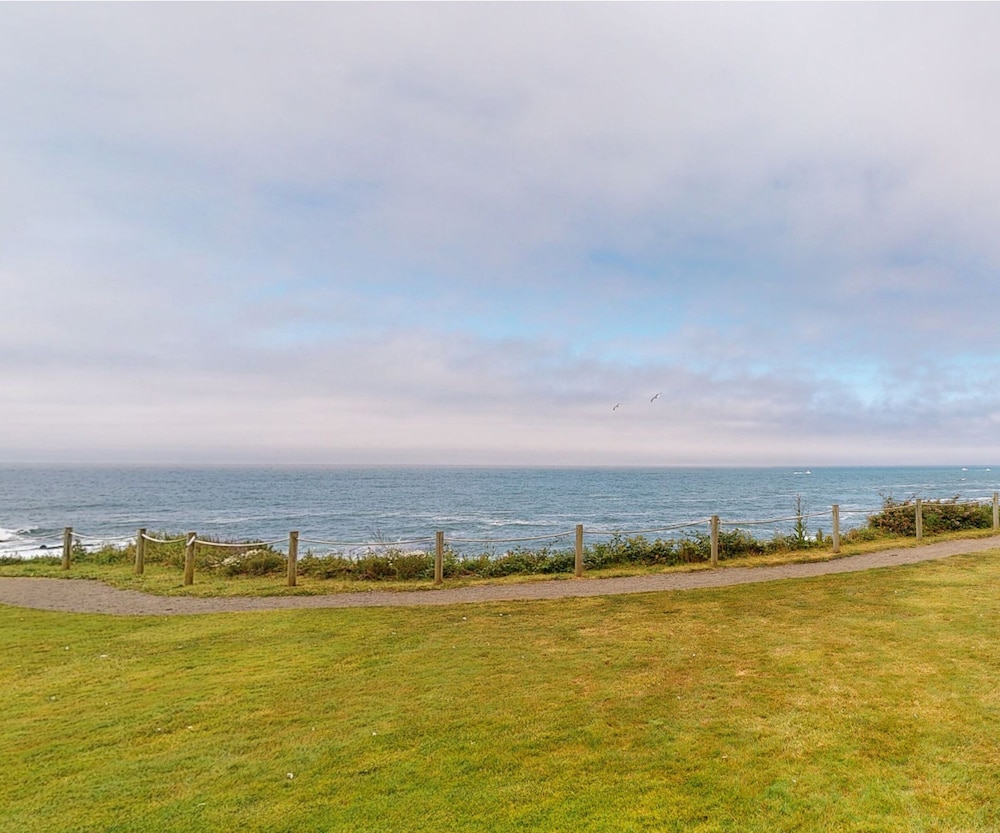 Whale Pointe at Depoe Bay 46/56