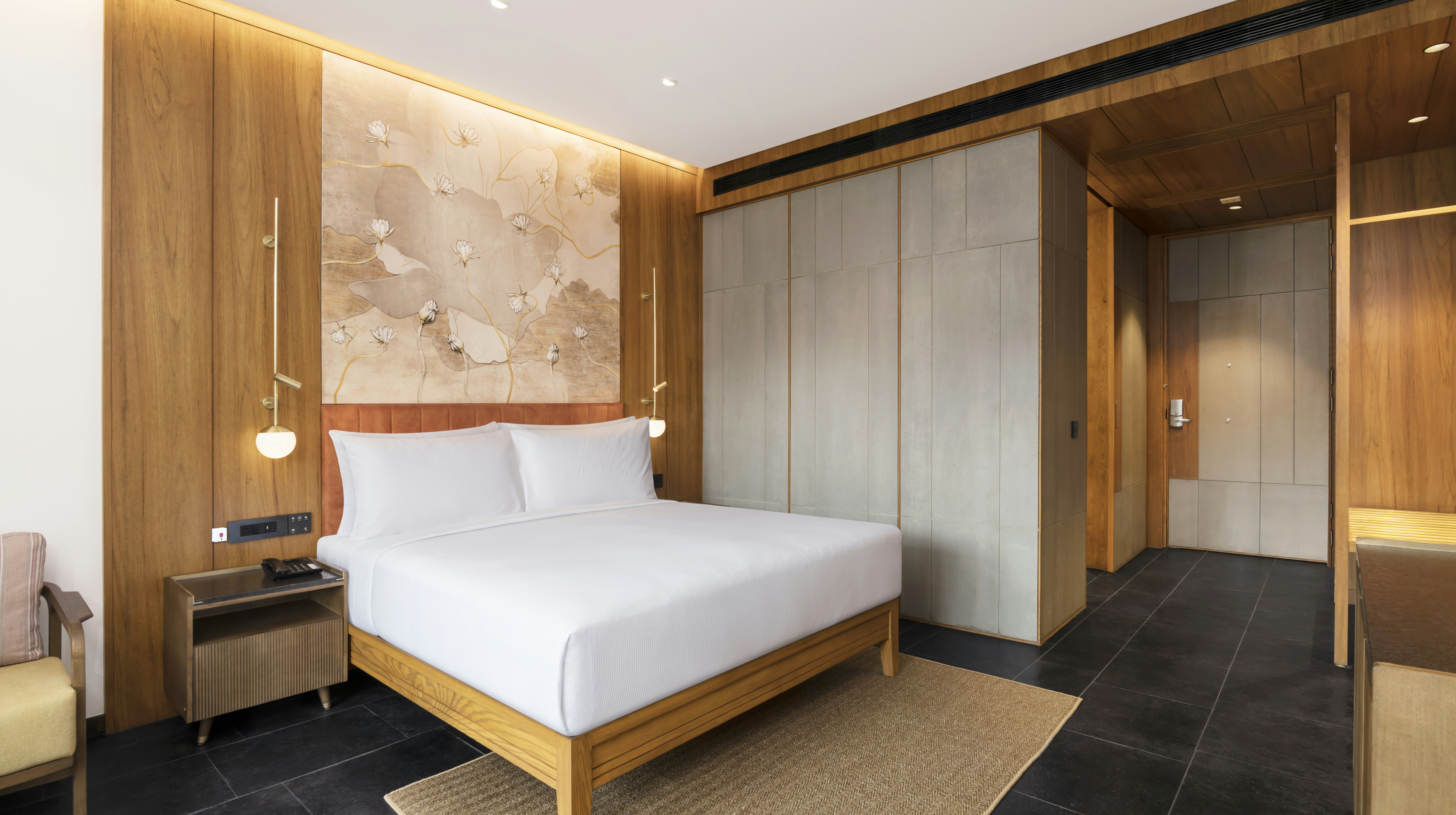 Garden, King Bed, Terrace, Accessible، Hilton Hyderabad Genome Valley Resort and Spa 2/3