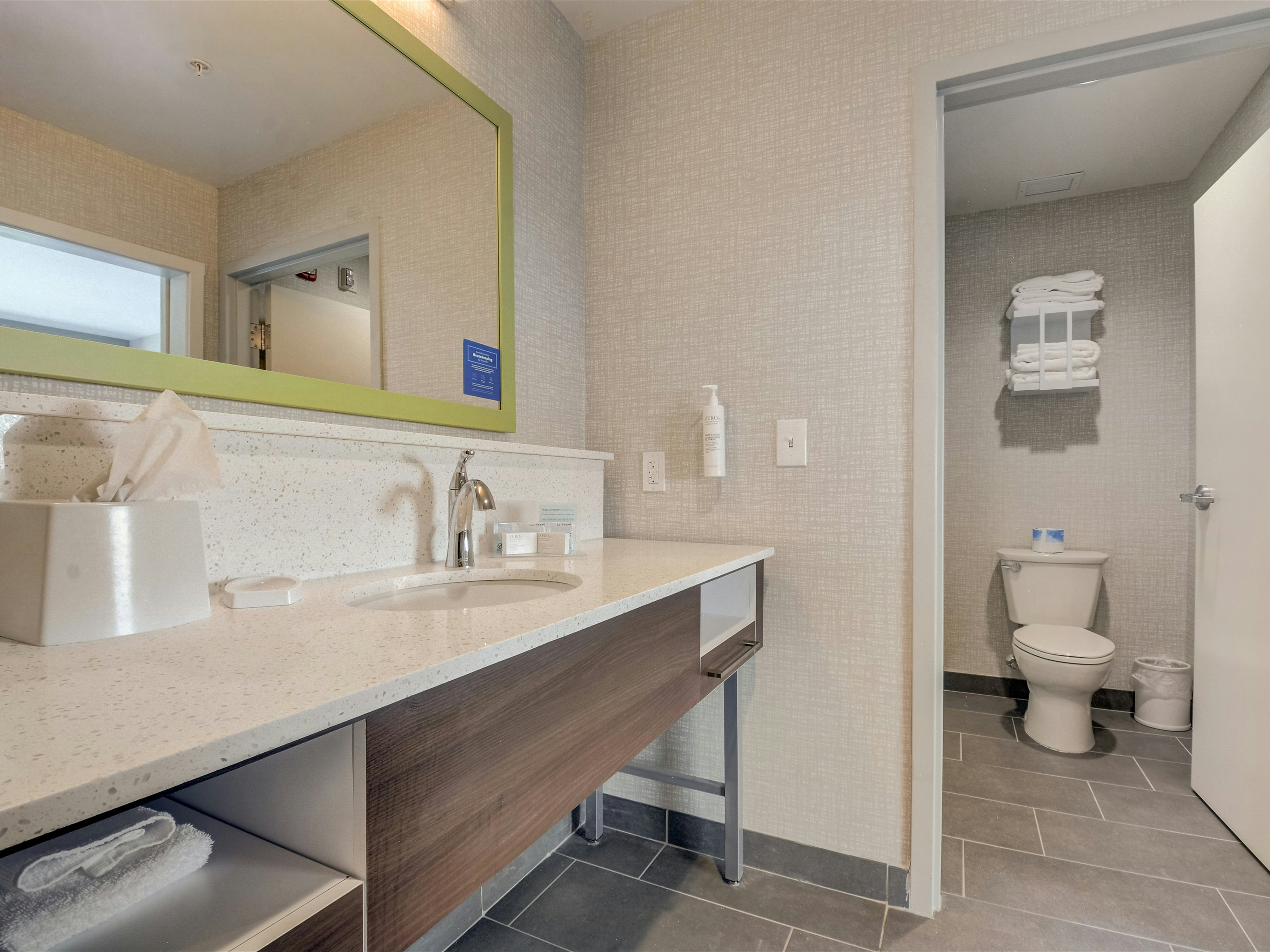 استوديو بسرير كينج لذوي الإعاقة، Hampton Inn and Suites Williamstown Ark Encounter 7/10