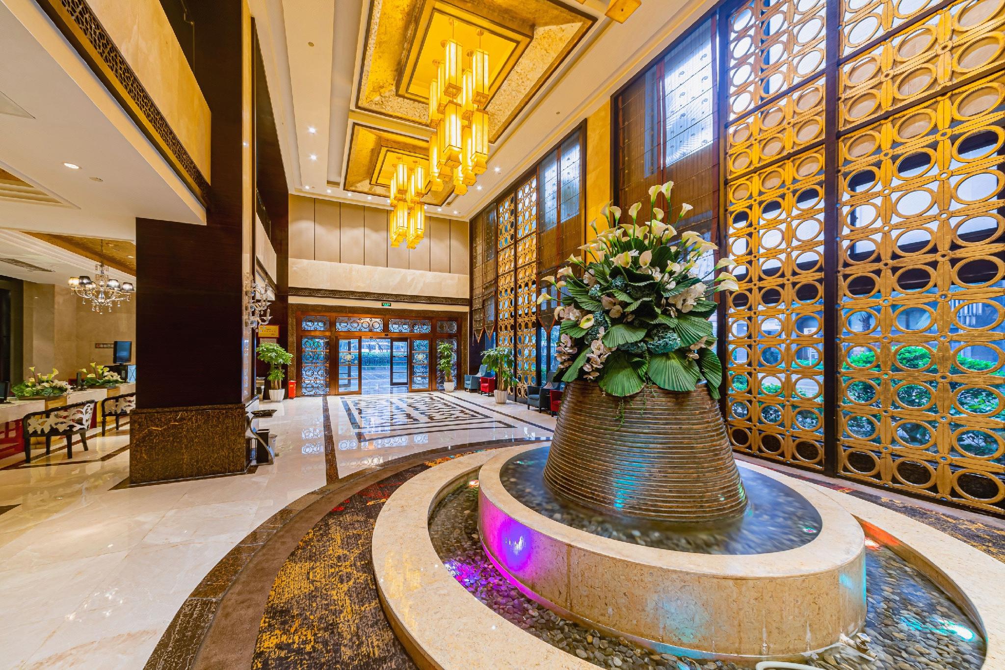 Rezen Kingtown Hotel (Chongqing Guanyinqiao) 7/31