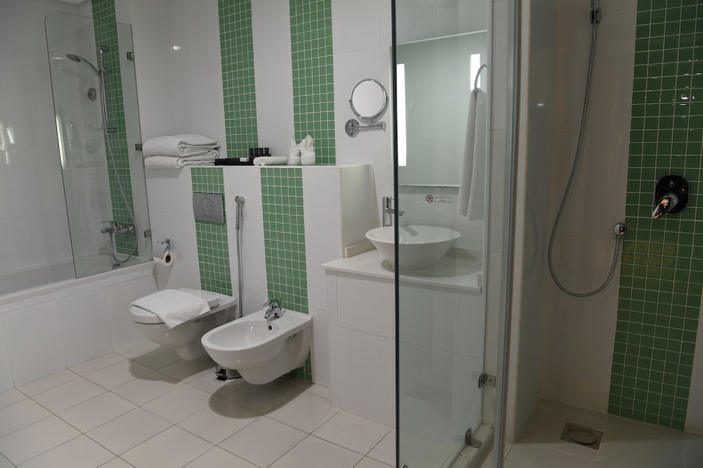 Gulf Suites Hotel Amwaj 48/50
