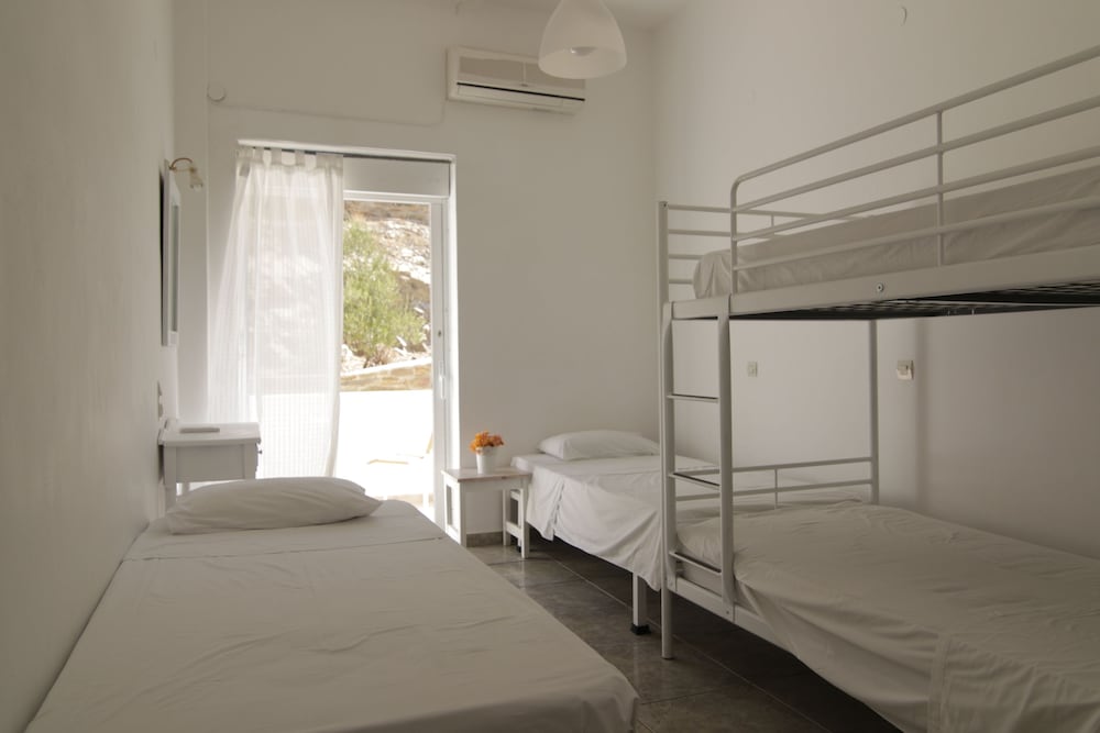 ECONOMY, QUADRUPLE, DOUBLE AND TWIN BEDS