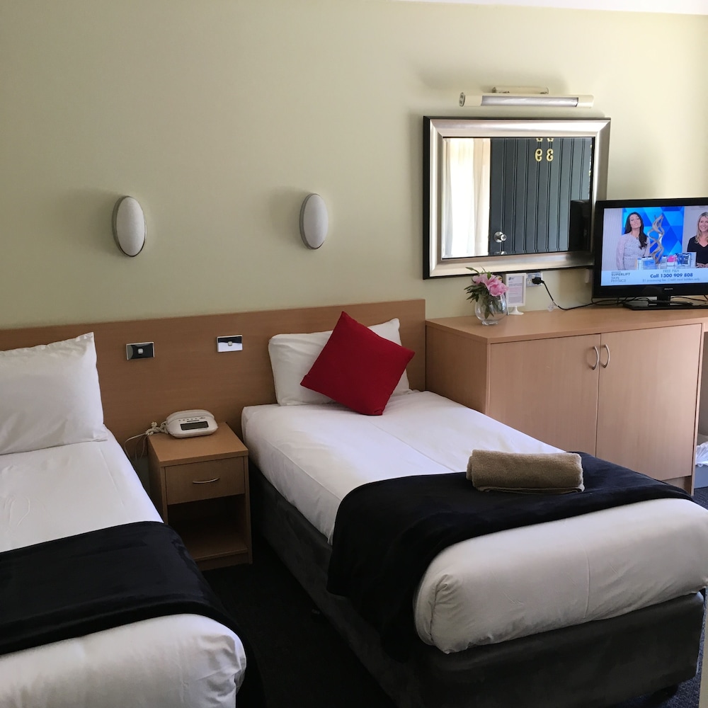 Sky Rider Motor Inn 15/69