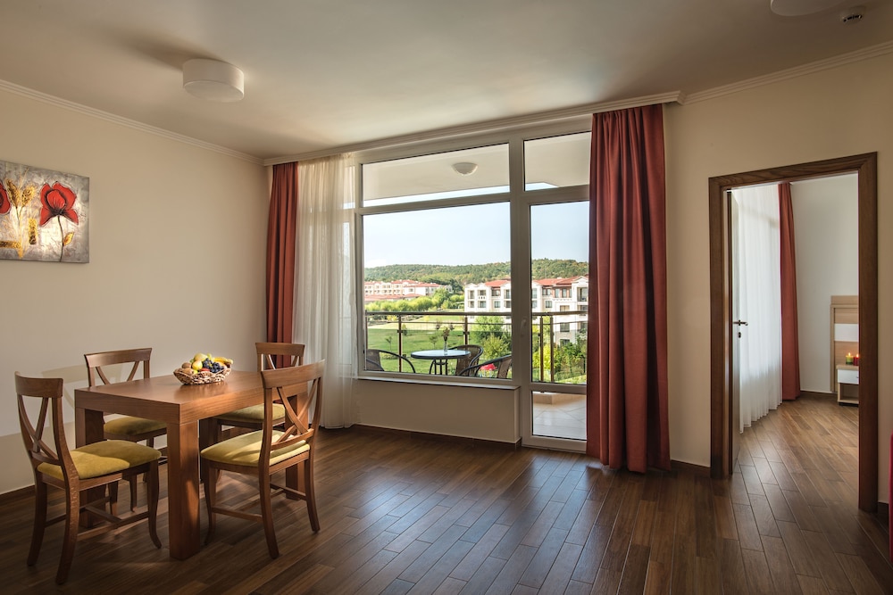 Miramar Hotel 21/50