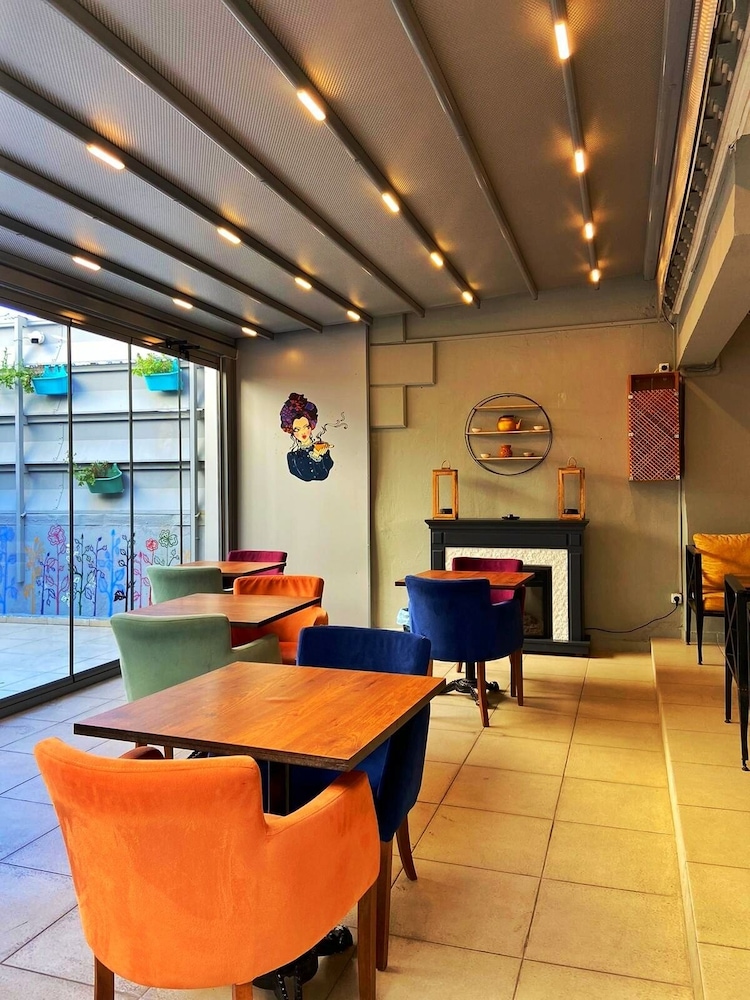Ulubat Castle Hotel 51/61