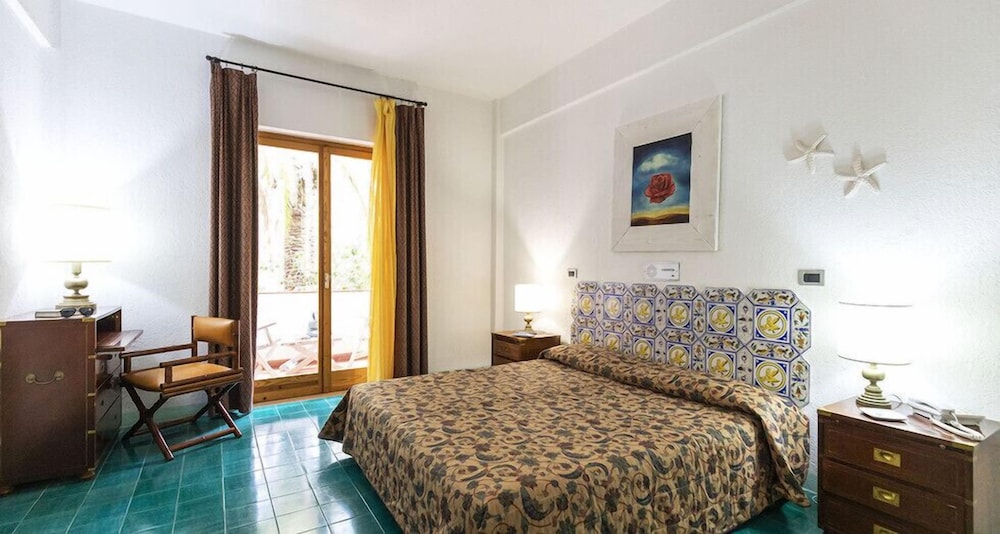Grand Hotel De Rose 13/65