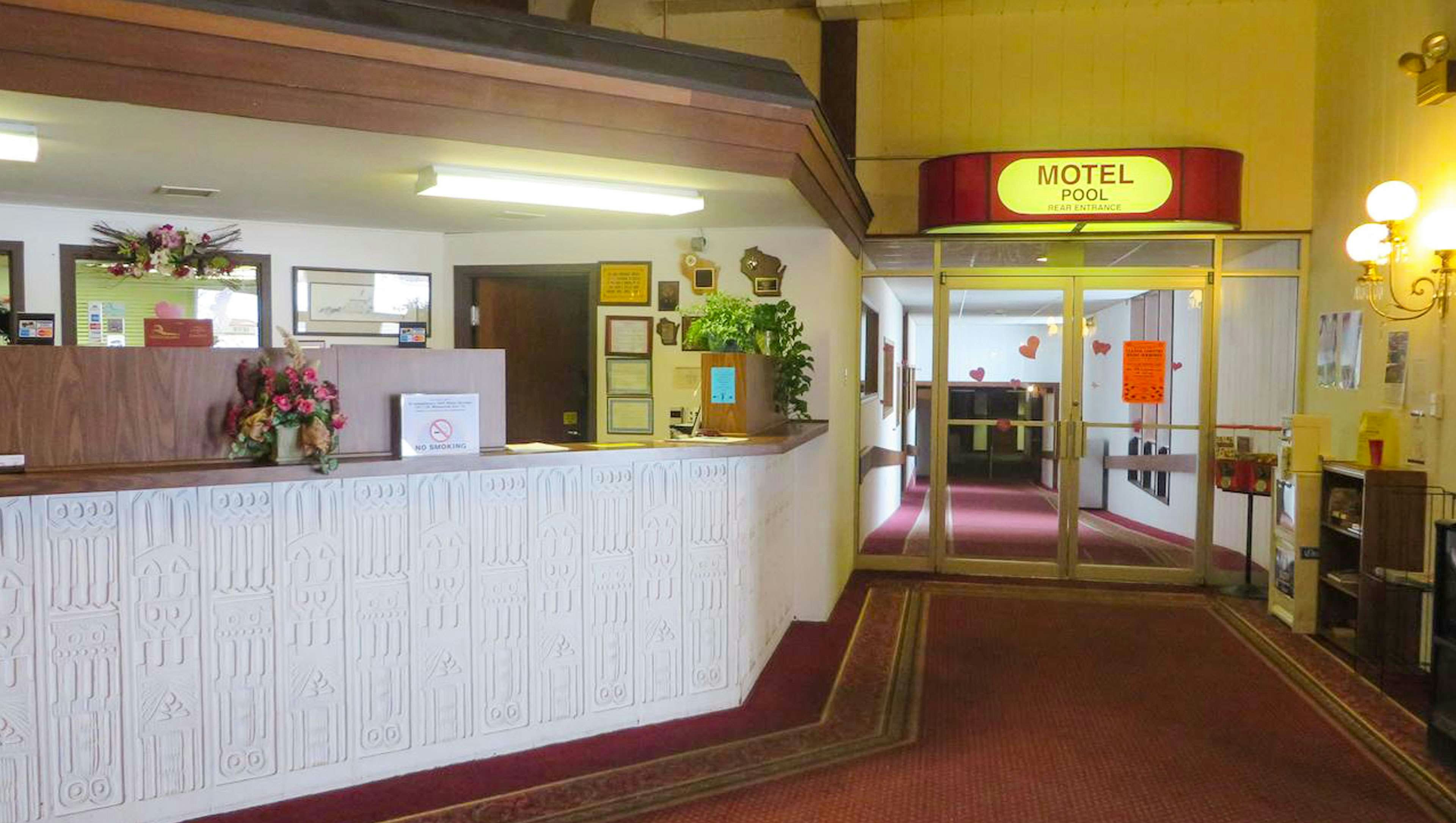 Voyageur Inn and Conference Center 2/58