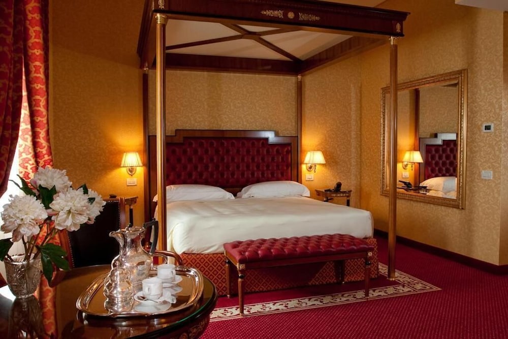 Hotel Maxim 16/48