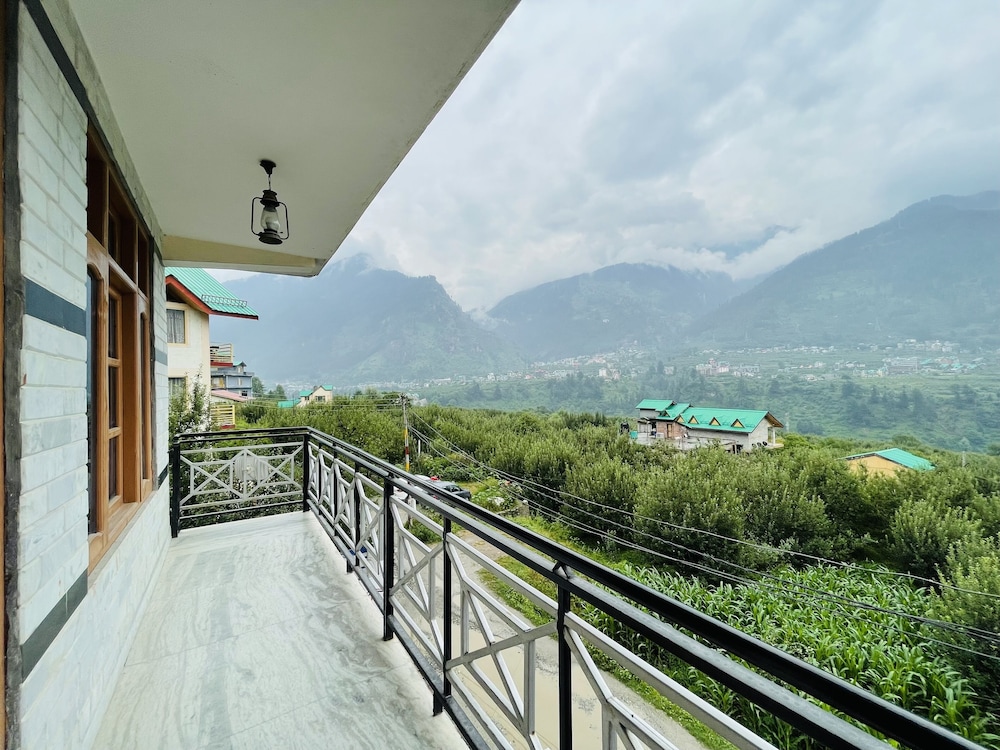 Nihal Cottage 52/63