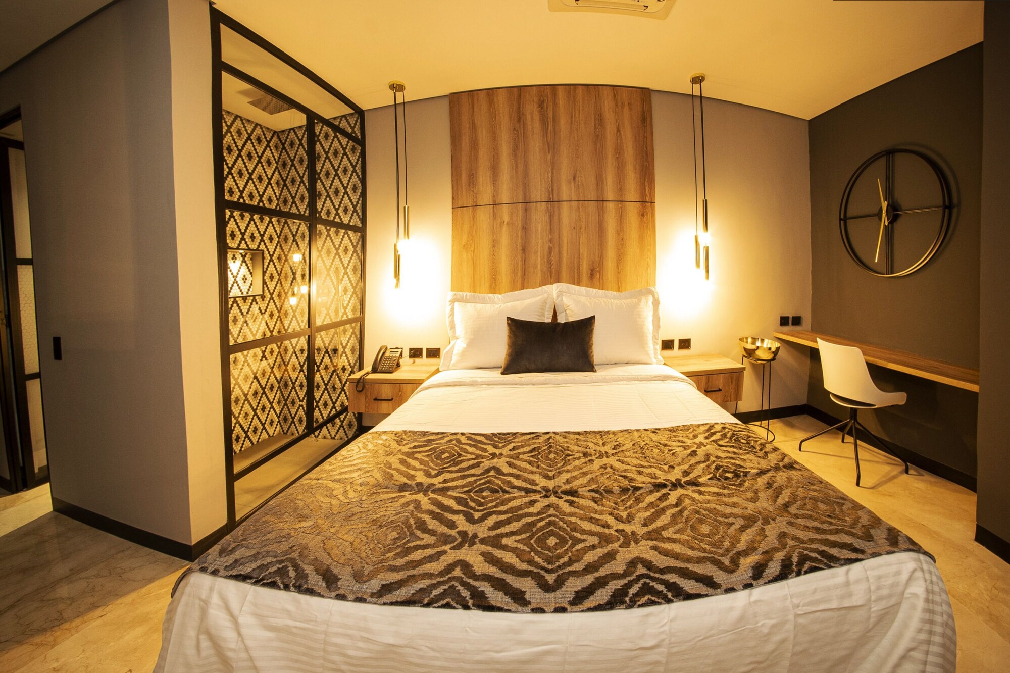 STANDARD, DOUBLE BED