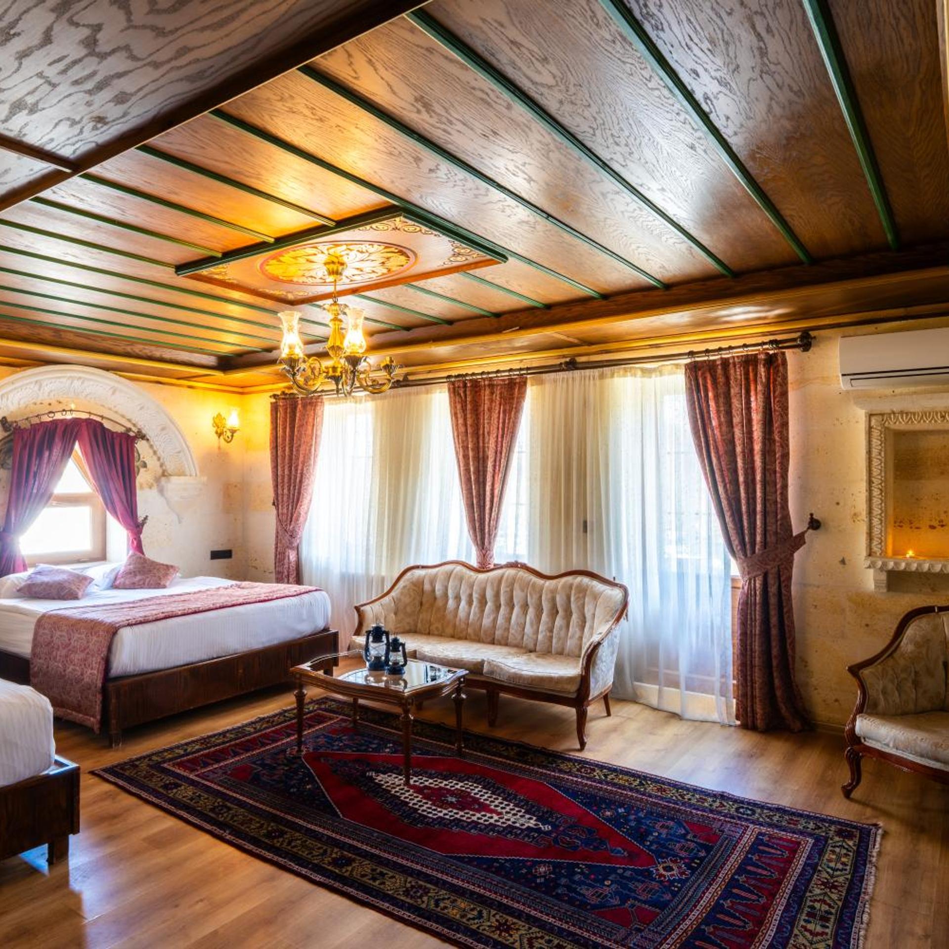 غرفة بسرير كينج بشرفة، Empire Cave Hotel 6/10