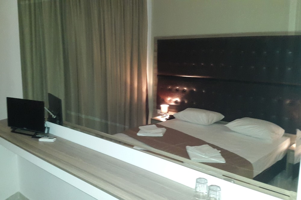 Rex Hotel 17/37