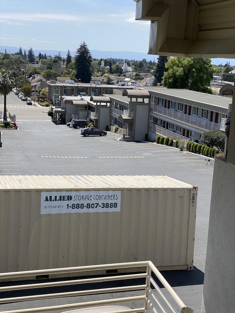 Budget Inn of Hayward 45/68