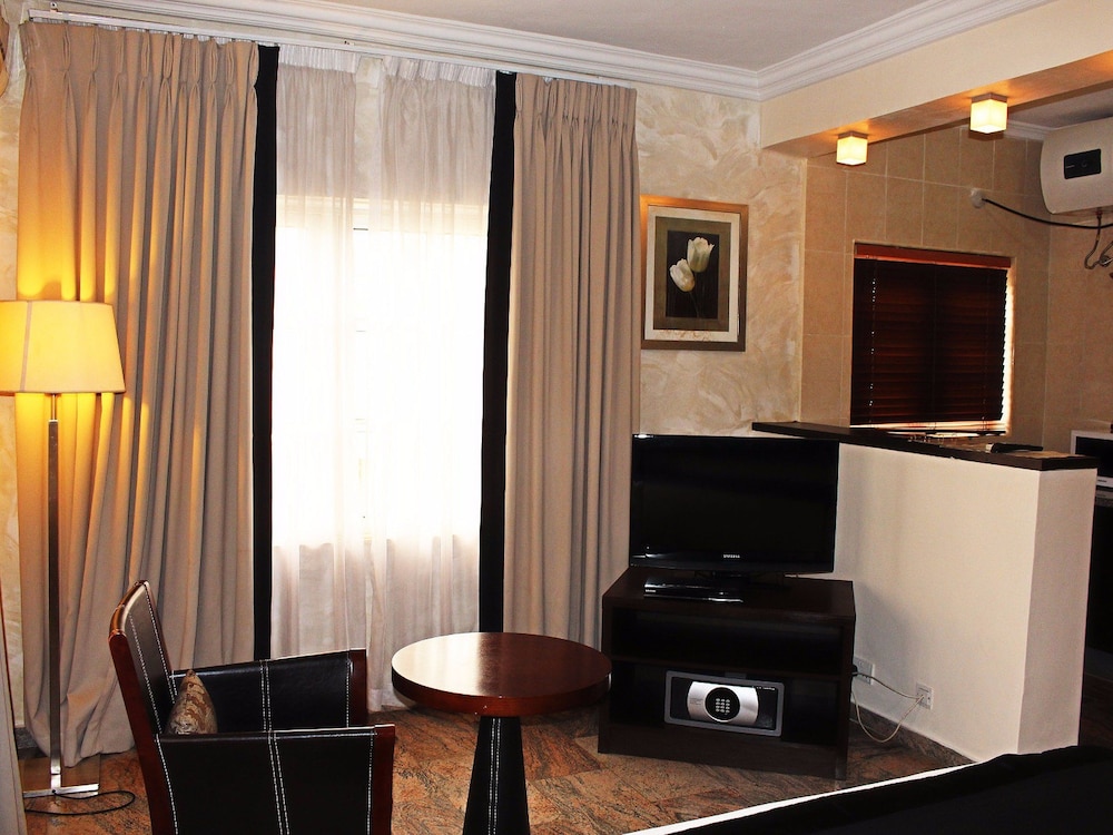 PROTEA HOTEL APO APARTMENTS 15/20