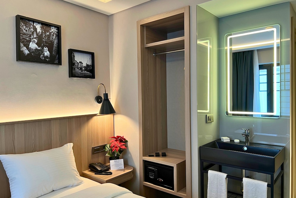 Woxx Hotel 32/39