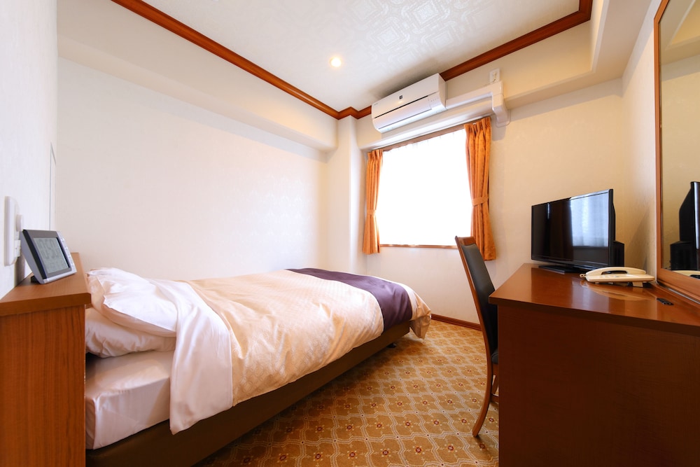 DELUXE, SINGLE, DOUBLE BED