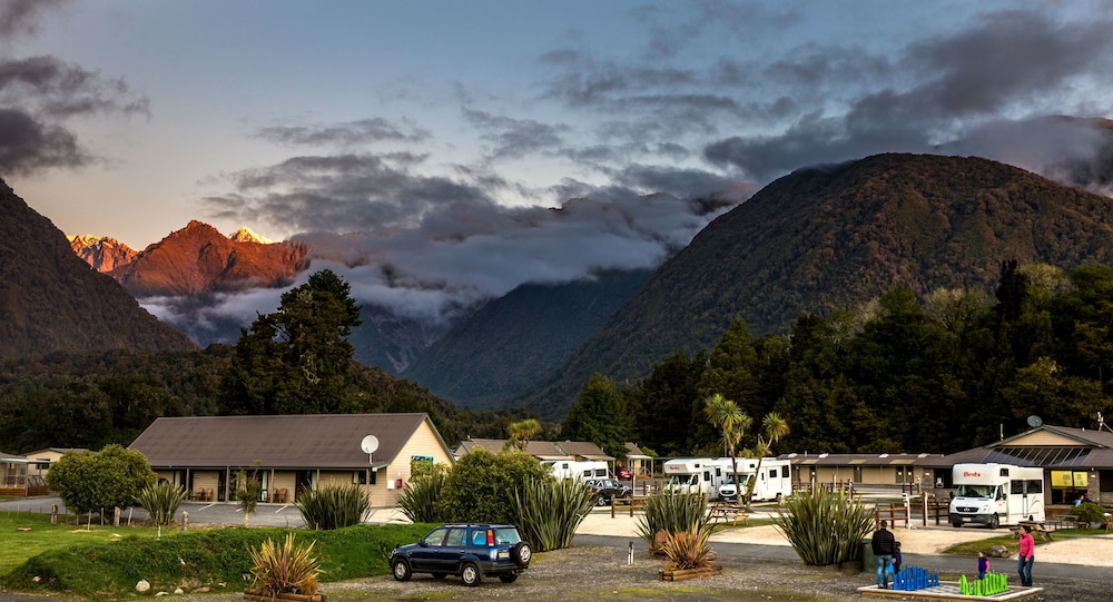 Fox Glacier Motel Holiday Park 2/50