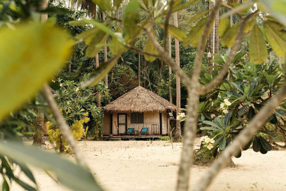 Mayalay Beach Resort 37/50