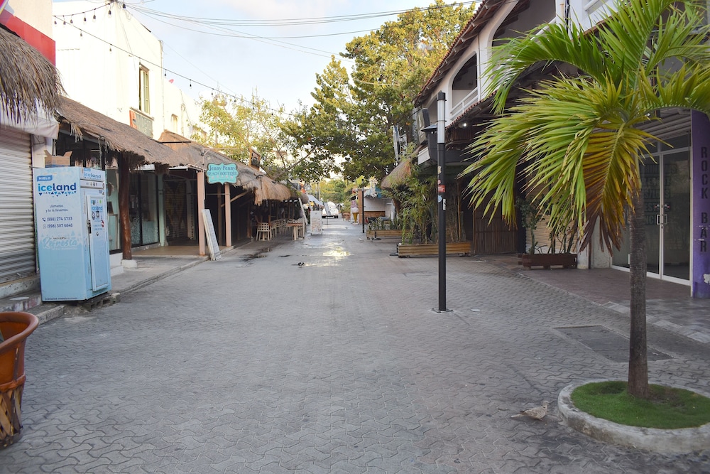 Hotel Plaza Almendros, Isla Mujeres 26/39