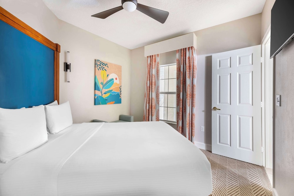 2 BEDROOMS, SUITE, ACCESSIBLE