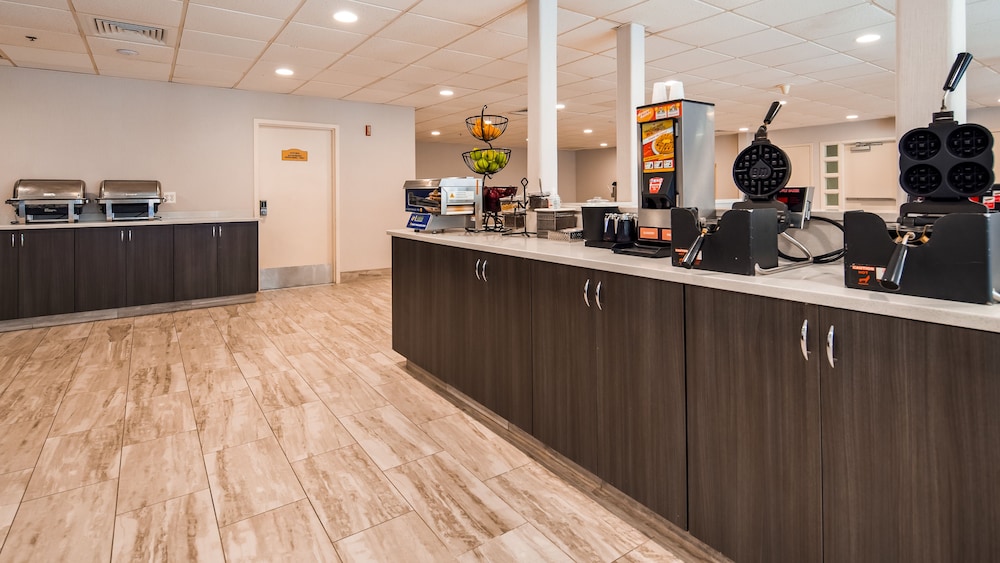 Best Western Plus Alexandria / Fort Belvoir 5/40