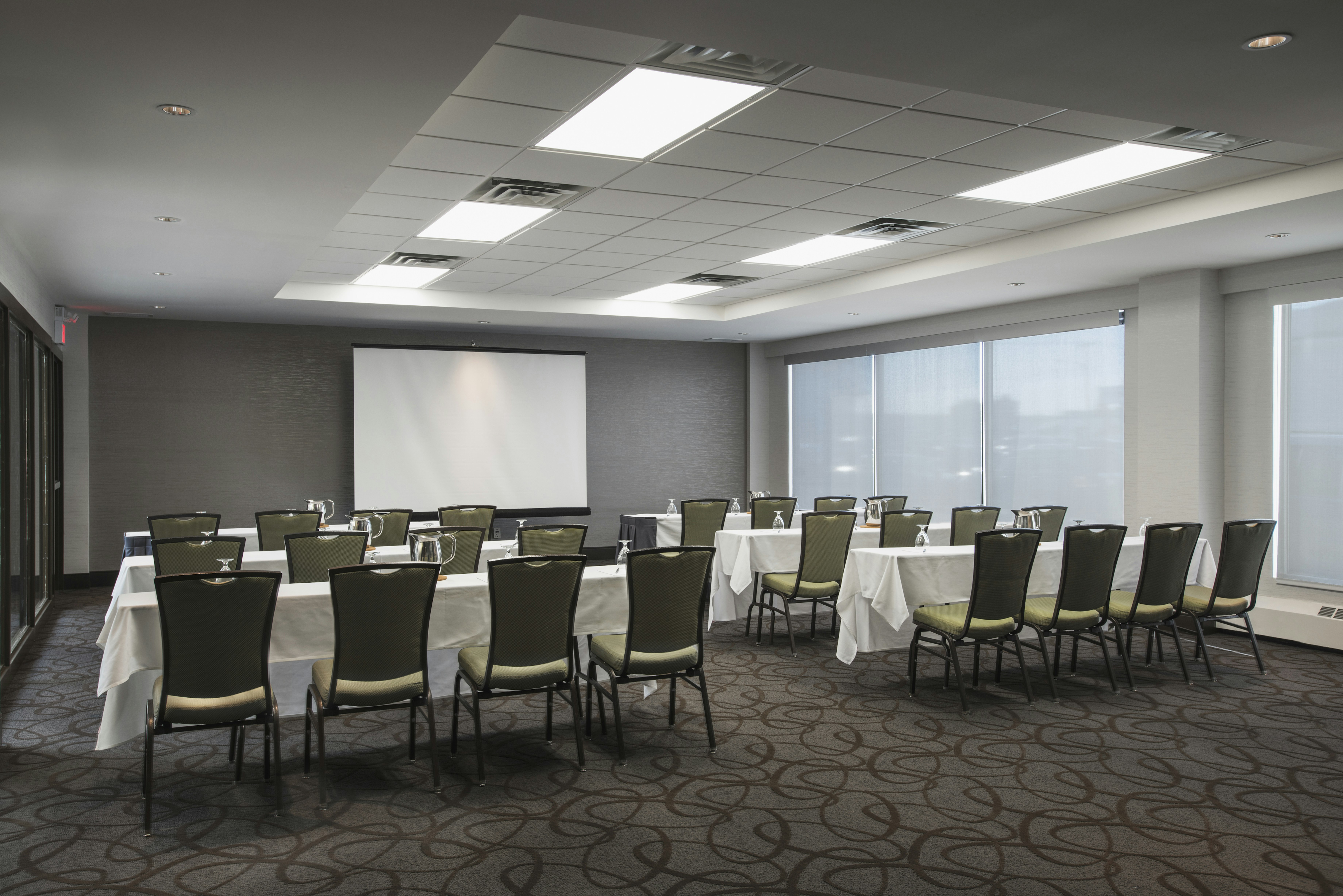 Hilton Winnipeg Airport Suites 46/65