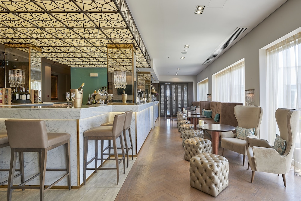 Dona Filipa Hotel 56/77
