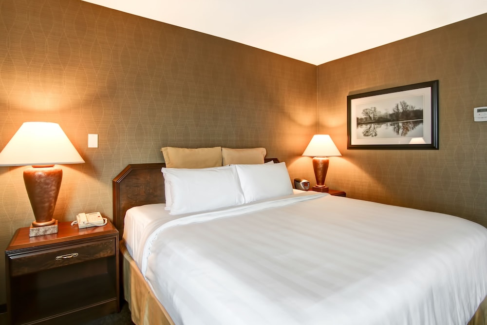 Chateau Lacombe Formerly Crowne Plaza Chateau Lacombe 10/67