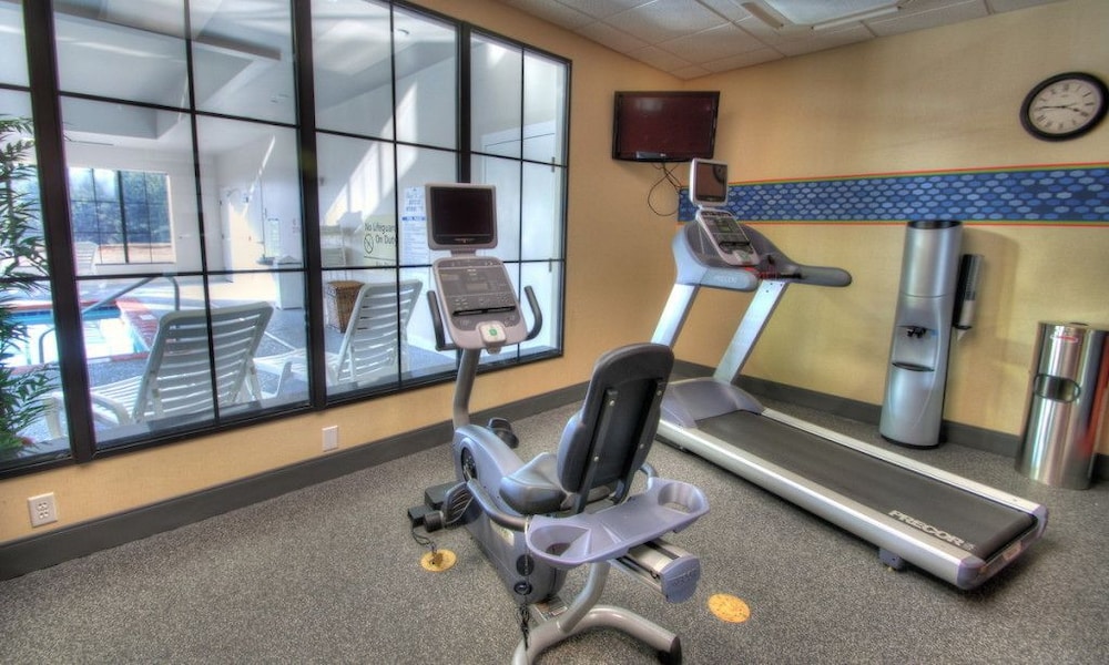 HOLIDAY INN EXPRESS WEST JEFFERSON 28/49