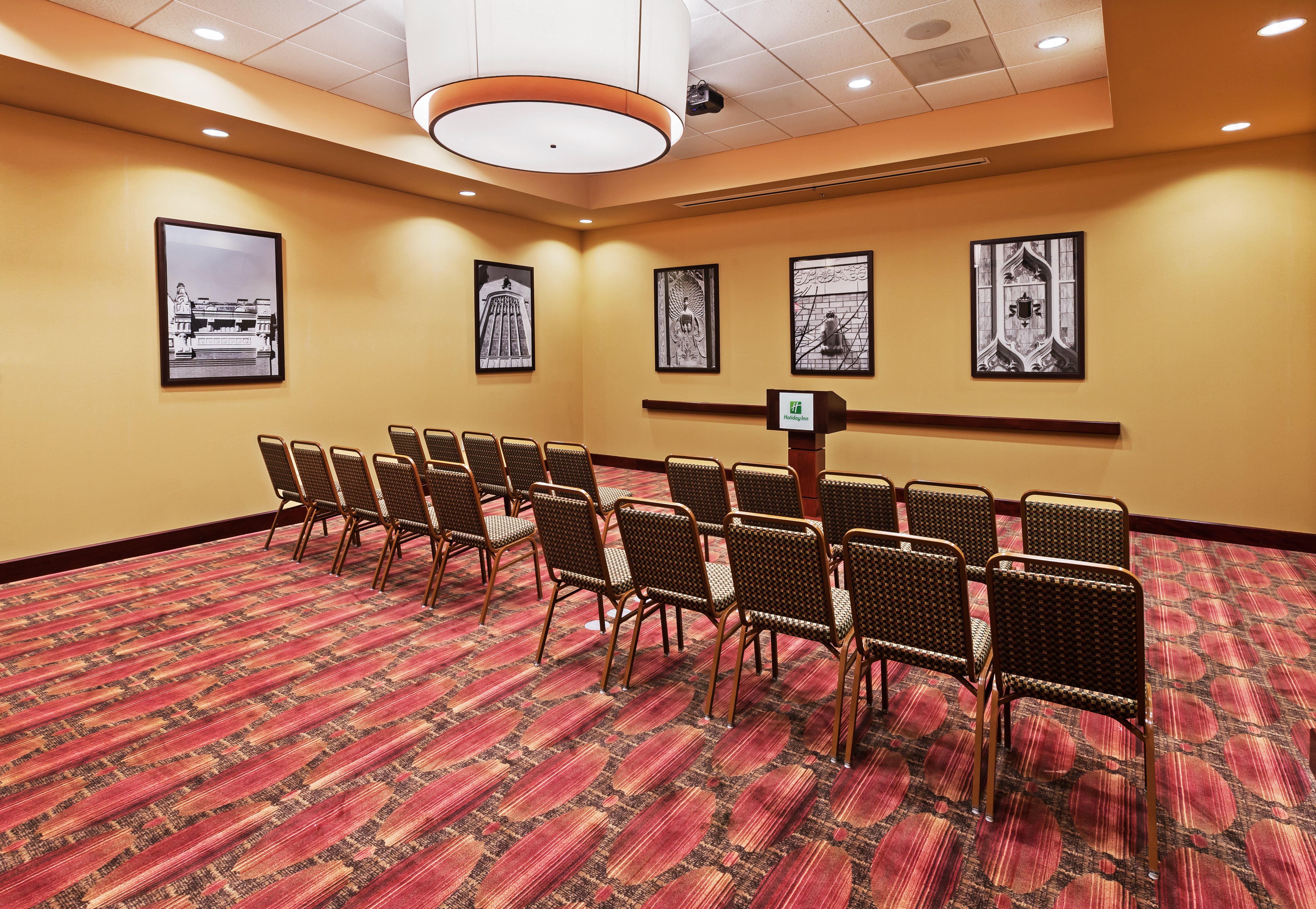 Holiday Inn Ardmore I 35 46/49